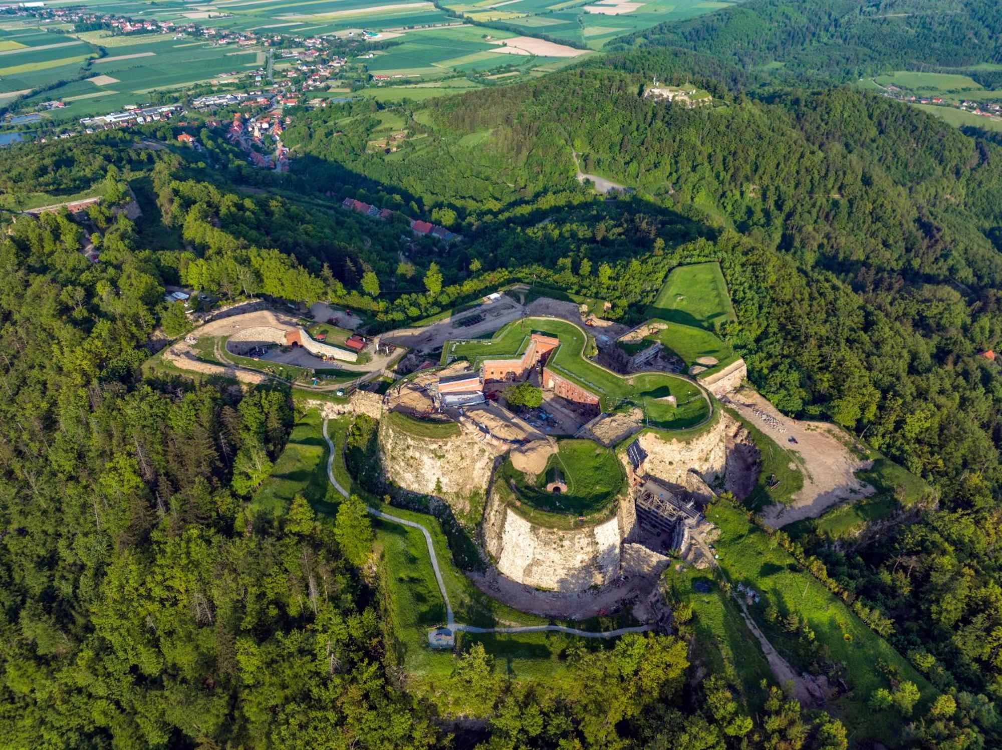 Hotel Twierdza Srebrna Gora Donzon Zewnętrze zdjęcie