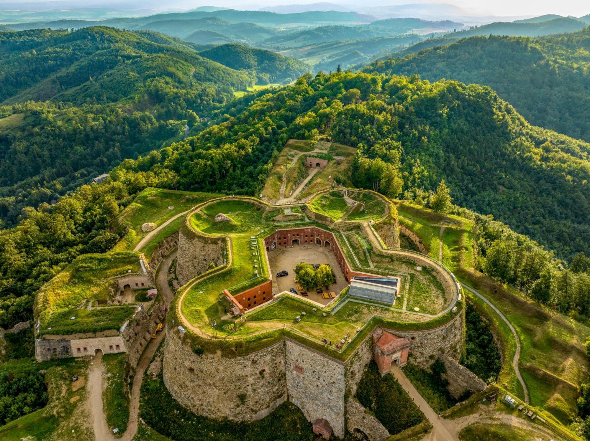 Hotel Twierdza Srebrna Gora Donzon Zewnętrze zdjęcie